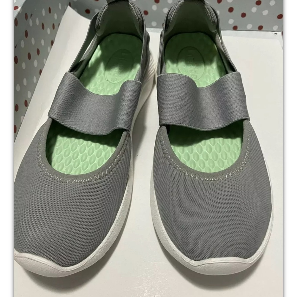 CROCS LITERIDE MARY JANE WOMENS [SIZE 6] LIGHT GREY/WHITE